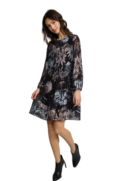 BLACK FLORAL PLEATED GEORGETTE FLOWY DRESS