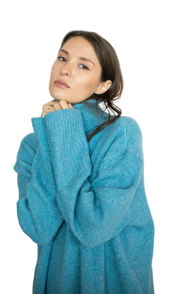 AZURE BLUE DOG WALKER COZY CHUNKY COWL NECK SWEATER SWEATER Eco Verde 