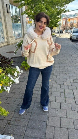 BEIGE HEART SWEATER WITH FUR LINED HOODY AND DRAWSTRING NECK Sweater Karma 