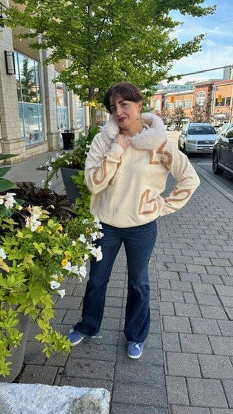 BEIGE HEART SWEATER WITH FUR LINED HOODY AND DRAWSTRING NECK Sweater Karma 