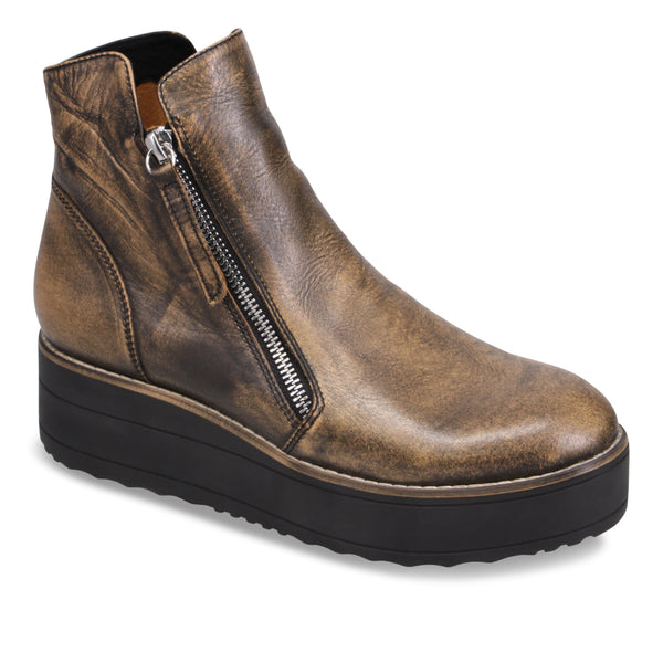 BLACK COGNAC LEATHER ANKLE BOOT WITH SIDE ZIPPERS Shoes Django & Juliette 