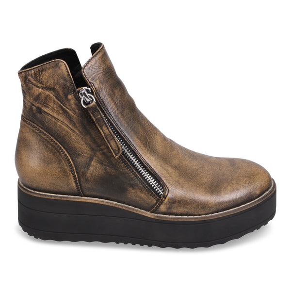 BLACK COGNAC LEATHER ANKLE BOOT WITH SIDE ZIPPERS Shoes Django & Juliette 