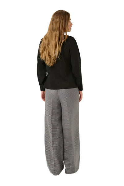 BLACK CREW NECK CLASSIC SWEATER SWEATER CULTURE 