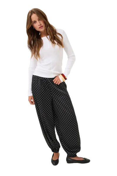 BLACK JOGGER PANT WITH WHITE POLKA DOTS Blouse Kaffe 