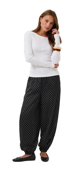BLACK JOGGER PANT WITH WHITE POLKA DOTS Blouse Kaffe 