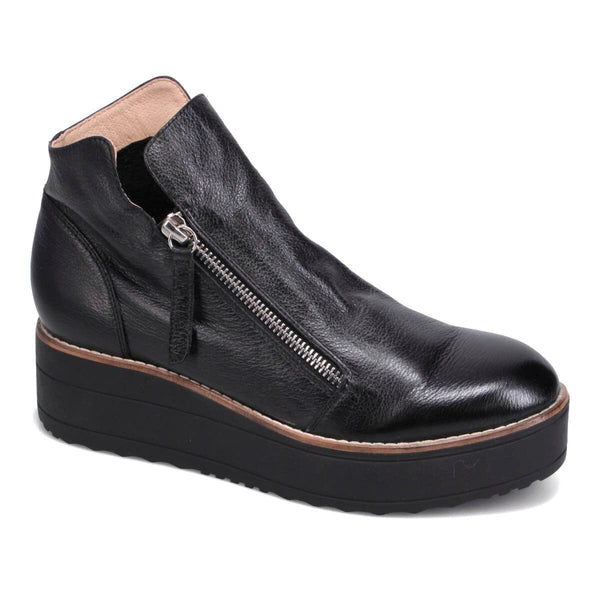 BLACK LEATHER ANKLE BOOT WITH SIDE ZIPPERS Shoes Django & Juliette 36 Black 