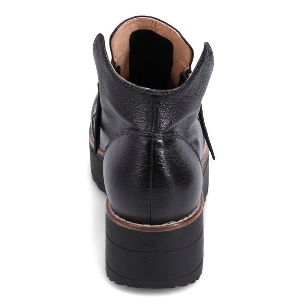 BLACK LEATHER ANKLE BOOT WITH SIDE ZIPPERS Shoes Django & Juliette 