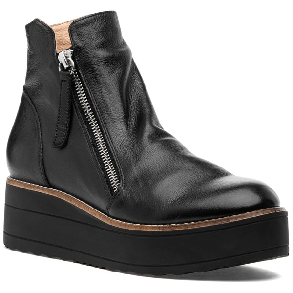 BLACK LEATHER ANKLE BOOT WITH SIDE ZIPPERS Shoes Django & Juliette 