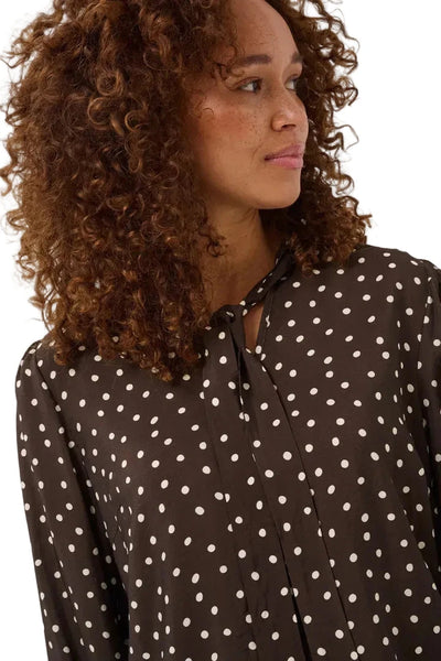BROWN POLKA DOT BLOUSE WITH FRONT TIE Blouse Kaffe 
