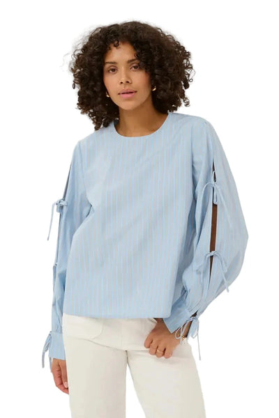 CREW NECK BLUE PINESTRIPE TOP WITH SLEEVE DETAIL Blouse Kaffe 34 Blue Stripe 