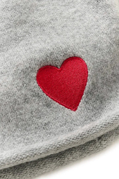 GREY BEANIE WITH RED HEART CULTURE 