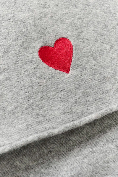 GREY SCARF WITH RED HEART CULTURE 