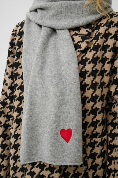 GREY SCARF WITH RED HEART CULTURE 