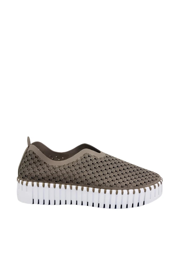 LIGHT WEIGHT PERFORATED ARMY SHOE Flat Ilse Jacobsen 36 Army 