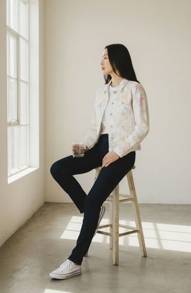 PULL ON BLACK STRAIGHT LEG JEAN Jeans GG Jeans 4 Black 