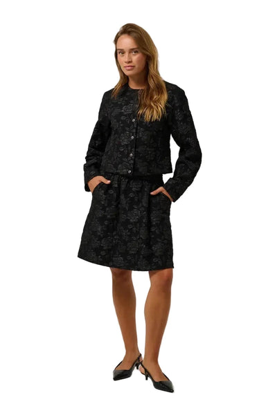 SHORT BLACK TONE ON TONE FLORAL JACQUERED SKIRT Skirt Kaffe 