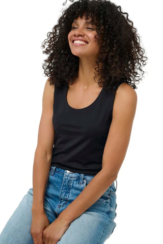 SLEEVELESS BLACK TANK Tank Kaffe 