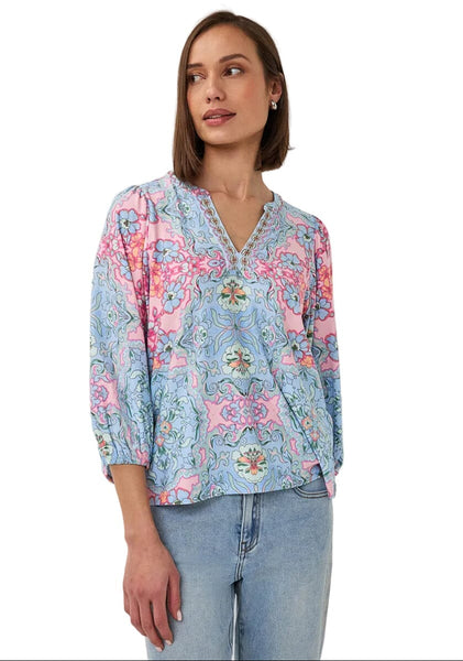 SOFT PASTEL PAISLEY EMBELLISHED V-NECK TOP Shirts & Tops Esqualo 
