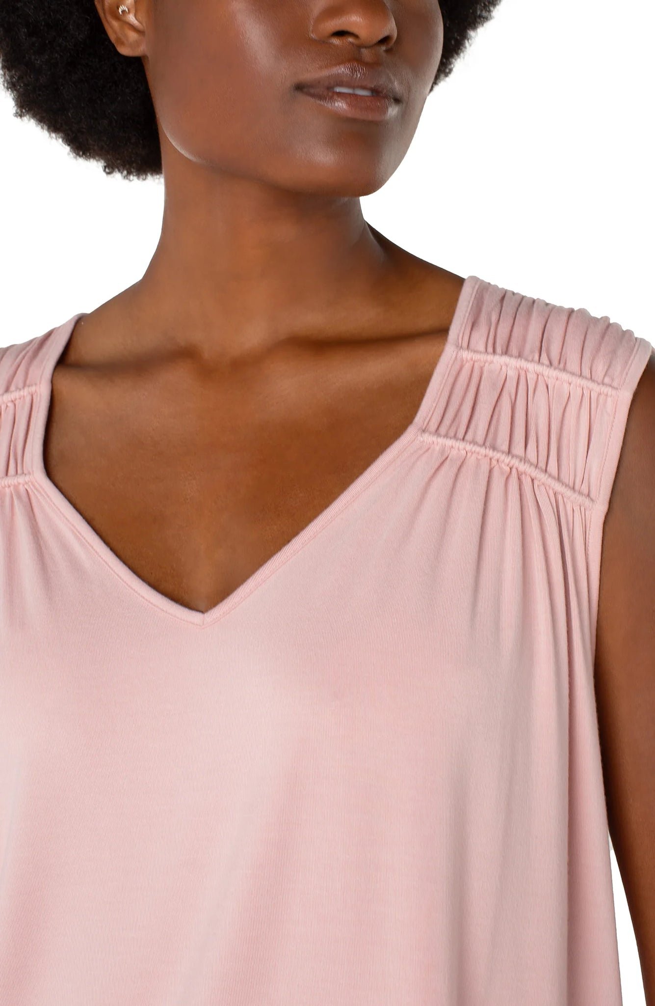 SLEEVELESS SHIRRED PINK DETAIL KNIT TOP