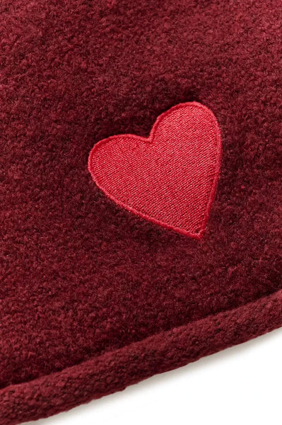 WINE BEANIE WITH RED HEART CULTURE 