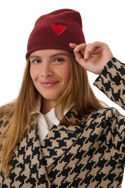 WINE BEANIE WITH RED HEART CULTURE Wine 