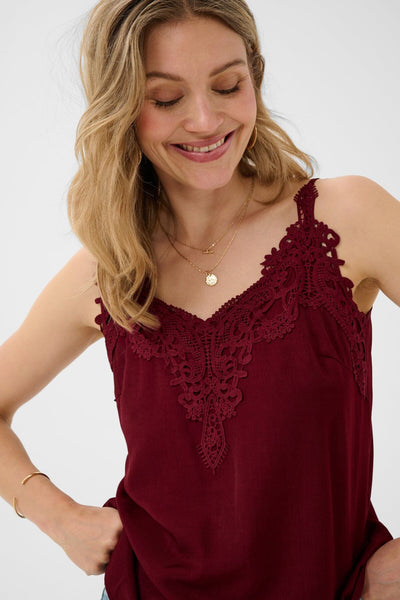 WINE FLOWY TANK WITH LACE NECKLINE AND ADJUSTABLE STRAPS Camisole CREAM 36 Wine 