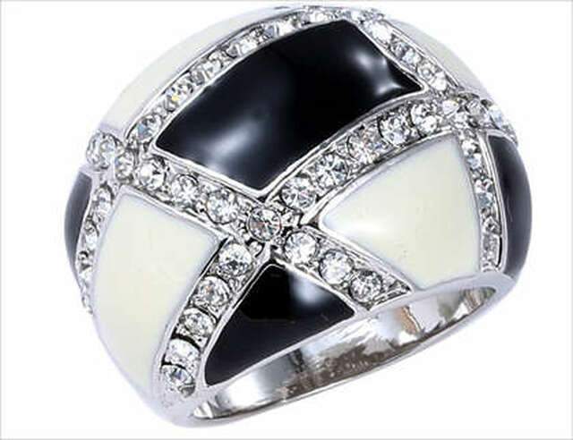 BLACK WHITE SILVER GEOMETRIC RING Jewelry FashionWear Collection 07 